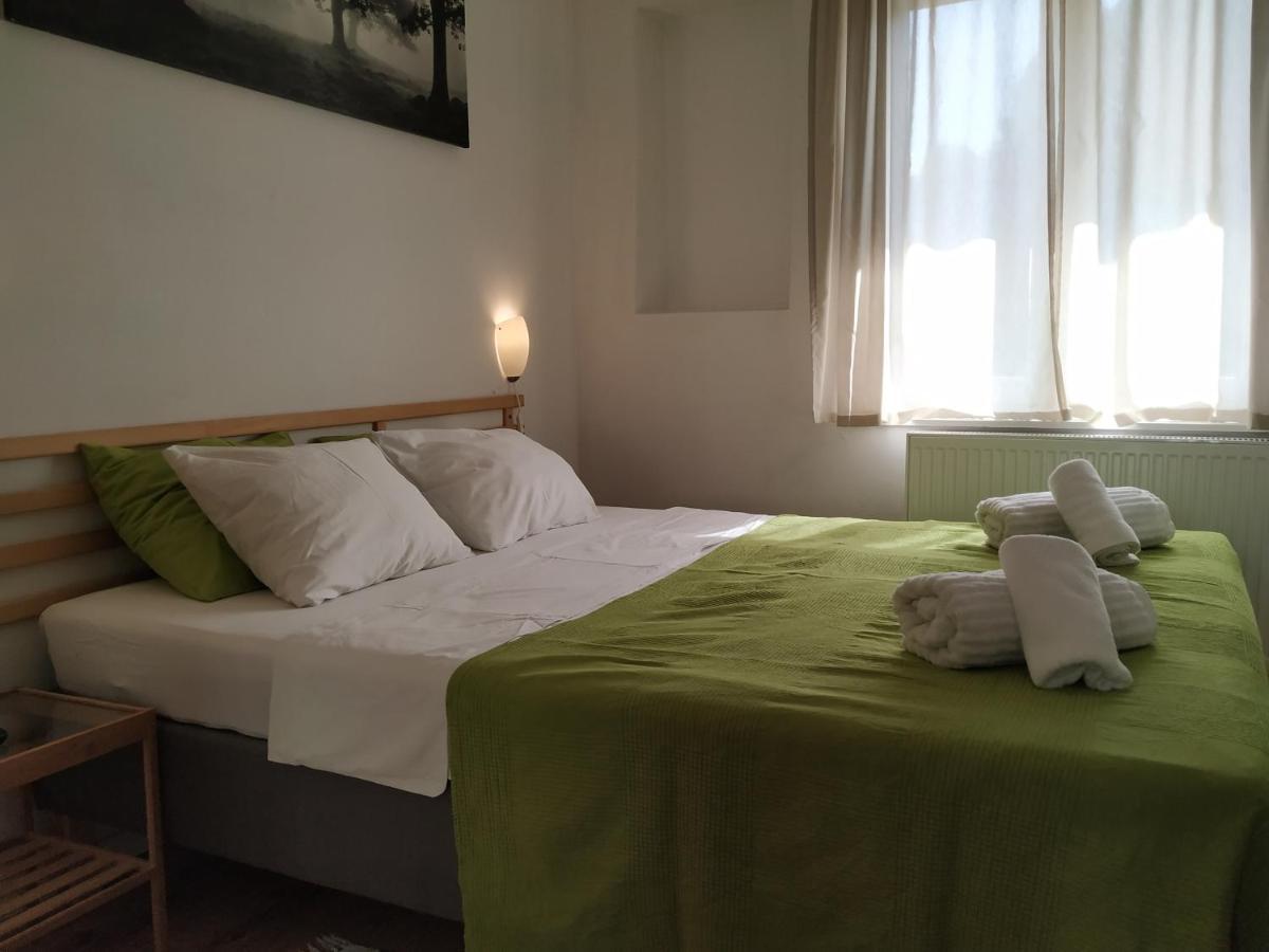 Two Flowers Apartments Zagabria Esterno foto